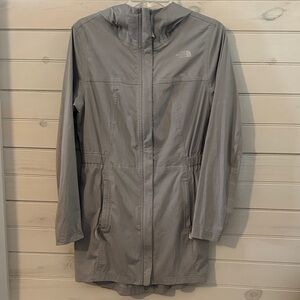 The North Face Women's Lightweight Weatherproof Jacket